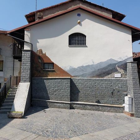 Casa Del Rustico, Indipendente Vista Sacra Con Dipinto Villa Caprie Luaran gambar