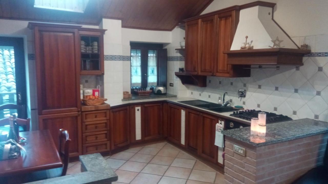 Casa Del Rustico, Indipendente Vista Sacra Con Dipinto Villa Caprie Luaran gambar