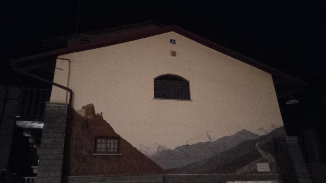 Casa Del Rustico, Indipendente Vista Sacra Con Dipinto Villa Caprie Luaran gambar