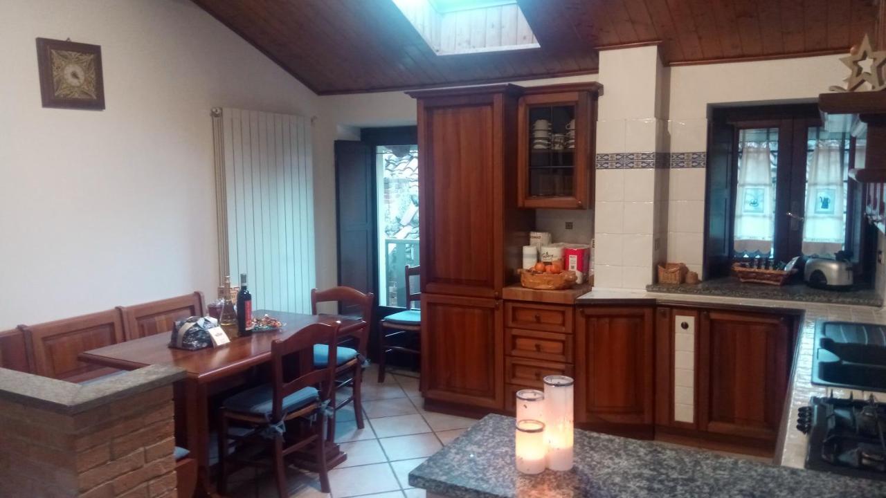 Casa Del Rustico, Indipendente Vista Sacra Con Dipinto Villa Caprie Luaran gambar