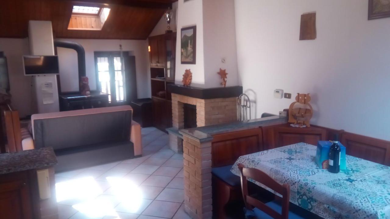 Casa Del Rustico, Indipendente Vista Sacra Con Dipinto Villa Caprie Luaran gambar