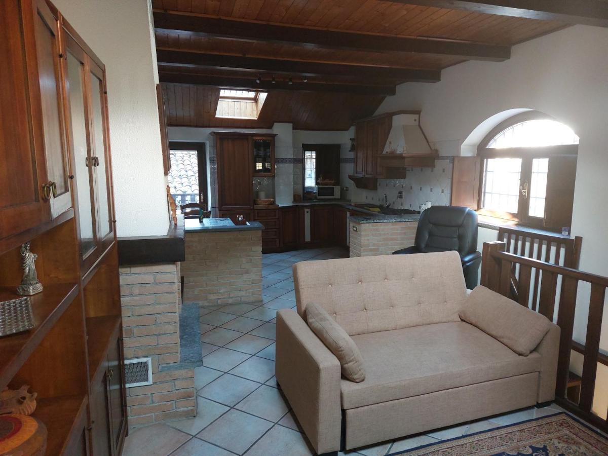 Casa Del Rustico, Indipendente Vista Sacra Con Dipinto Villa Caprie Luaran gambar