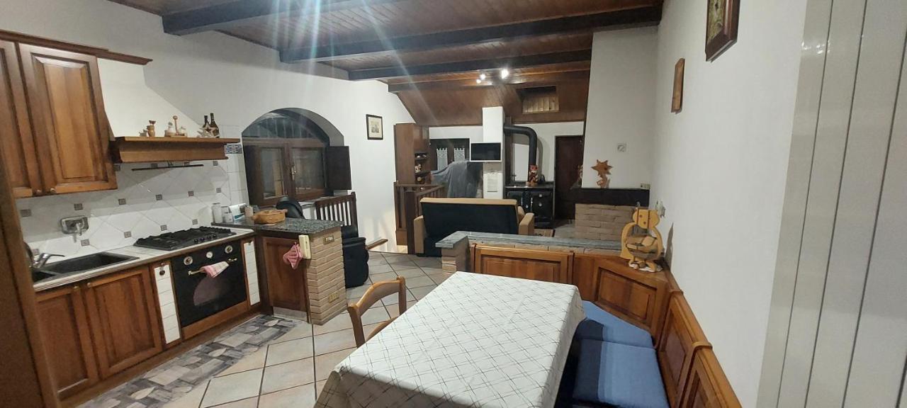 Casa Del Rustico, Indipendente Vista Sacra Con Dipinto Villa Caprie Luaran gambar