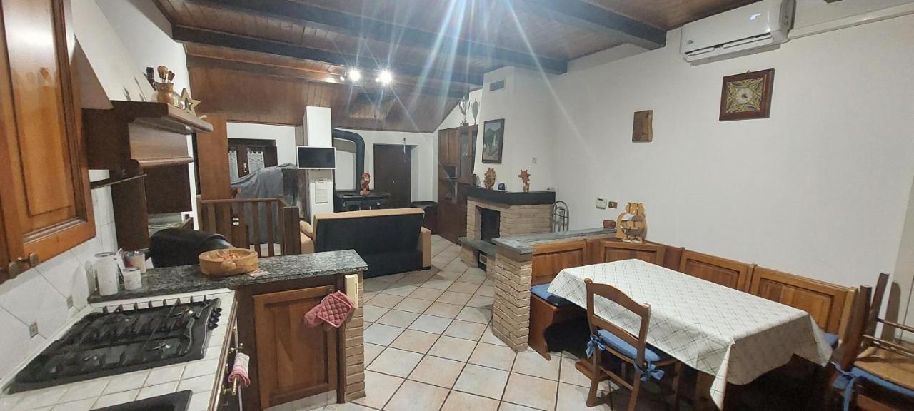 Casa Del Rustico, Indipendente Vista Sacra Con Dipinto Villa Caprie Luaran gambar