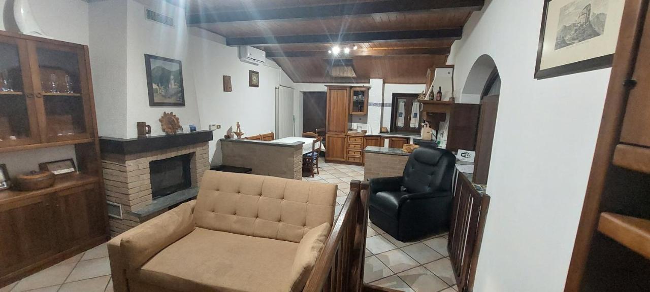 Casa Del Rustico, Indipendente Vista Sacra Con Dipinto Villa Caprie Luaran gambar